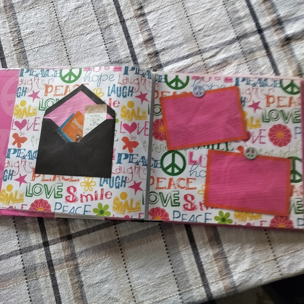 Tapestry By C.R. Gibson Complete Scrapbook Peace Love Friends‎ - Picture 5 of 15